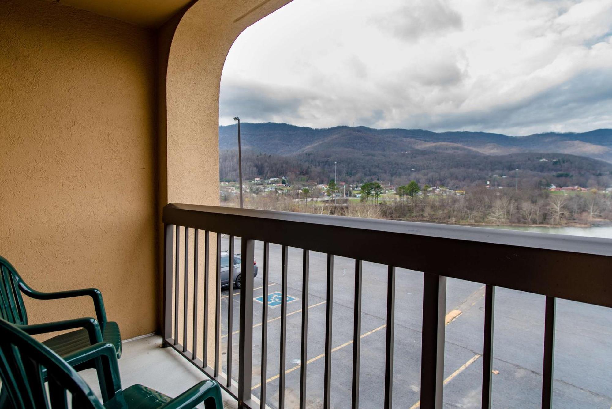 Hampton Inn Caryville-I-75/Cove Lake-State Park Exterior photo